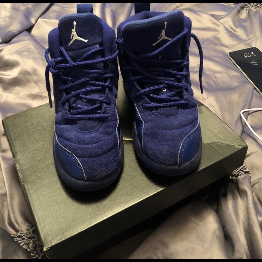Boys size 1y Jordan’s